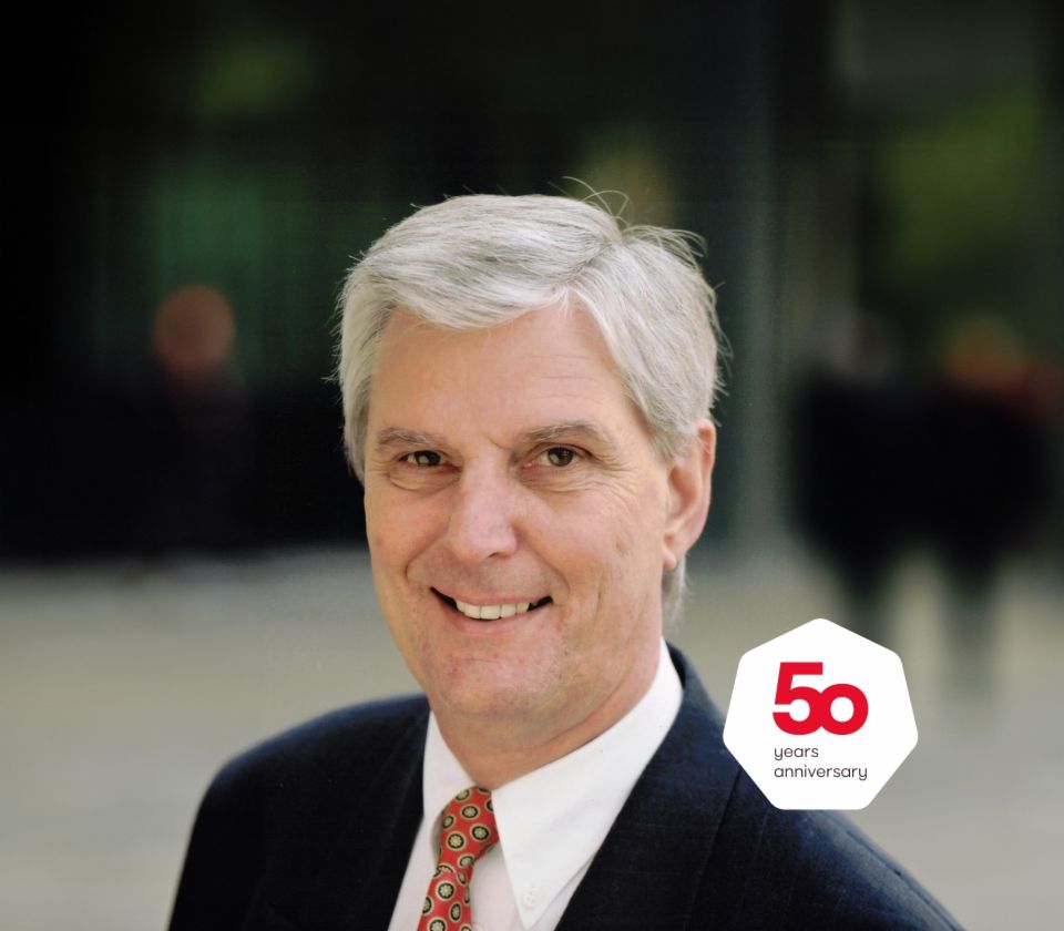 Porträt von Dieter Plambeck, Geschäftsführer des EOS Deutscher Inkassodiensts bis 2005