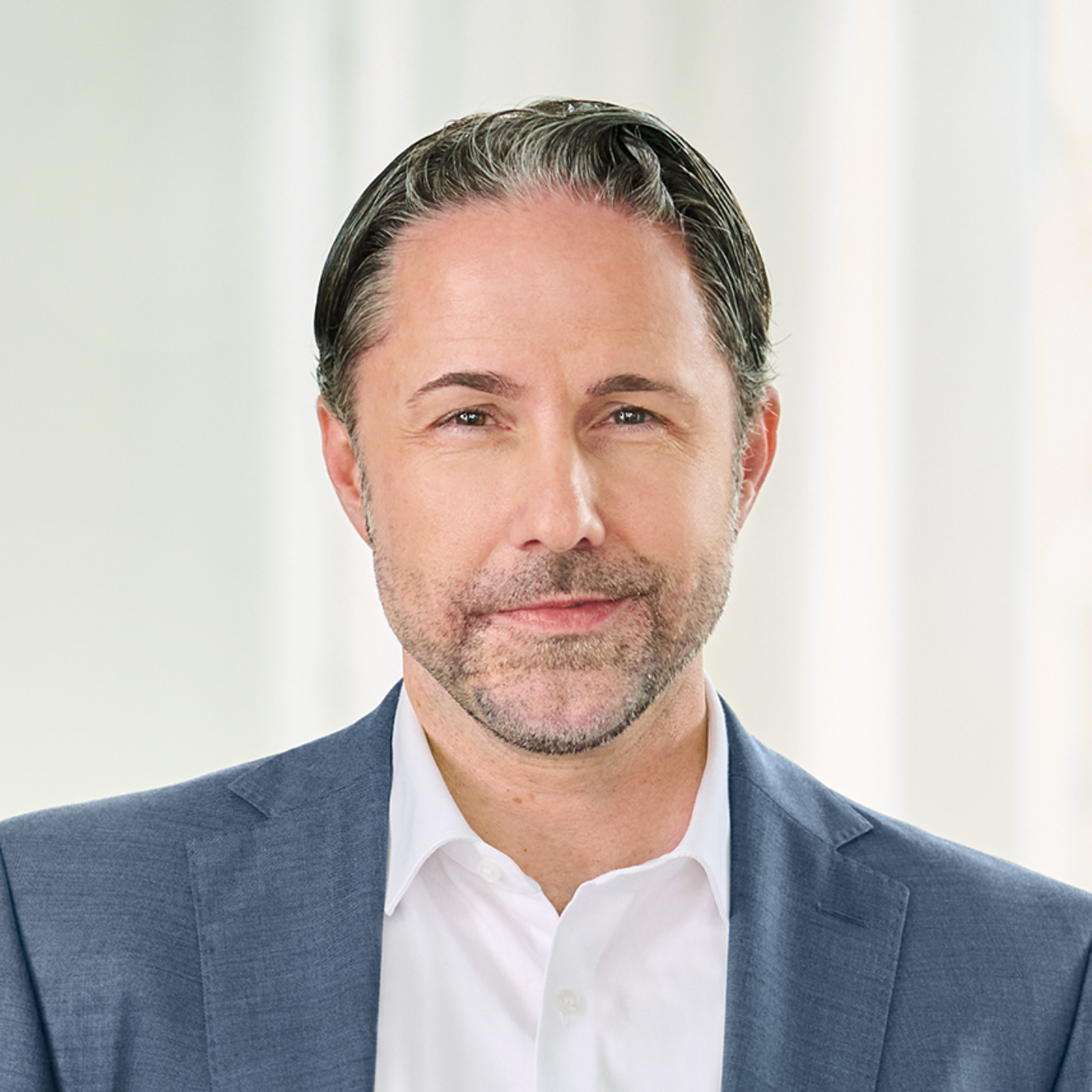 Als CEO der EOS Gruppe trägt Marwin Ramcke die Gesamtverantwortung in Sachen Nachhaltigkeit, die Abteilung „Corporate Development“ (CD) ist zuständig für die operative Umsetzung. 