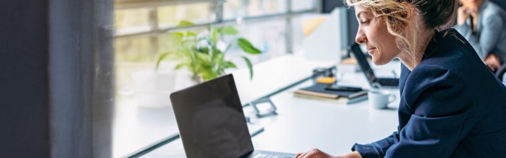Estudio EOS Prácticas de Pago Europeas: La moral de pago de los clientes está disminuyendo. Una de cada cuatro facturas se paga tarde o no se paga en absoluto.