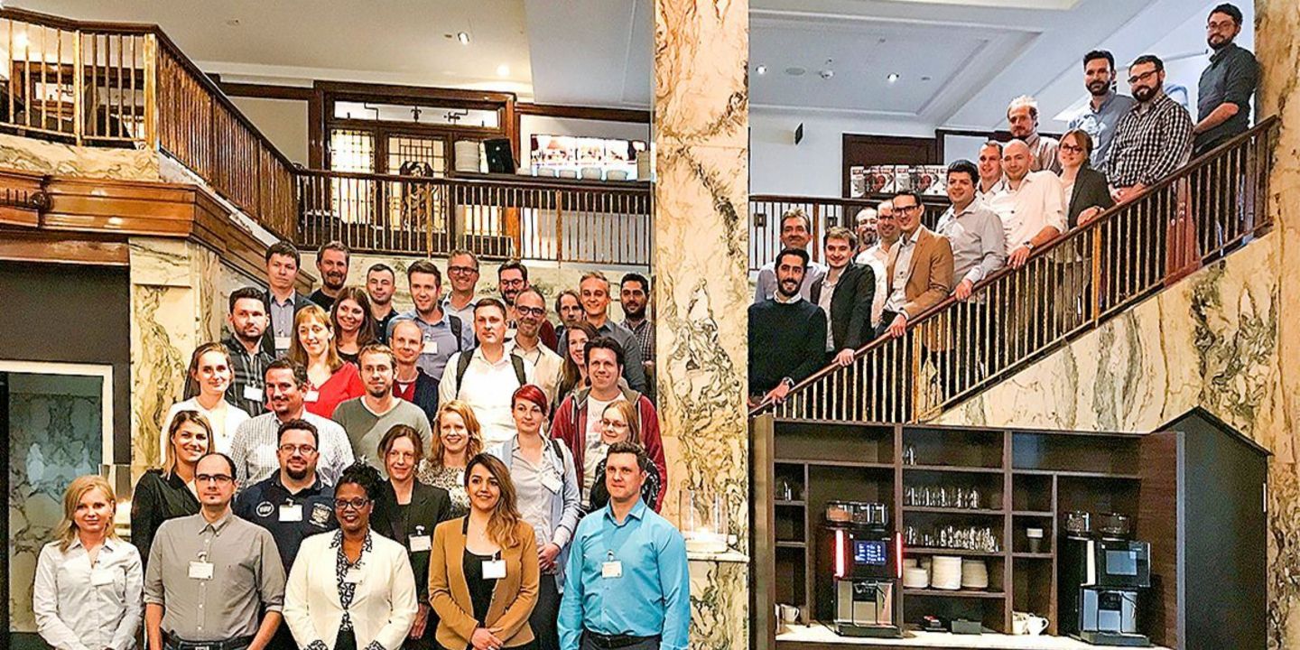 EOS CoA Academy: Kollegen und Kolleginnen und Kollegen bei der EOS Data & Analytics Conference in Hamburg.